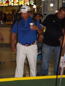 Diego Millán (FVG) en el Centro de Práctica y Exhibición de Golf EPA en el Sambil Maracaibo