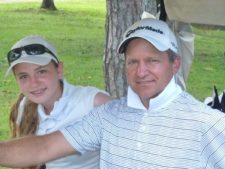 Juan Carlos Patiño y su caddie e hija, Valeria