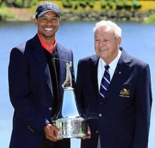 Tiger & Arnold Palmer (cortesía www.pgatour.com)