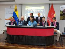 Gustavo León, Freddy Alcántara (Pres. FVG), Ministro Alejandra Benítez, Gustavo Morantes y Geirge Trujillo (1ra Fila)/ Víctor Fookes y Daniel Escalera (2da Fila)