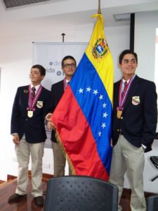 Ministro Benítez recibe Campeones Mundiales Juveniles de Golf