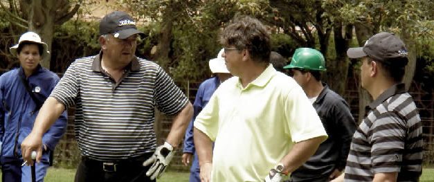 “Camaradería, espíritu deportivo y un bello campo de golf…”
