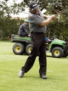 “Camaradería, espíritu deportivo y un bello campo de golf…”