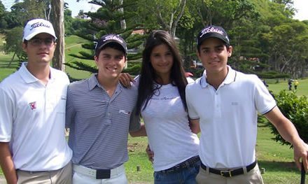 Campeones Mundiales Juveniles en Lagunita jugando