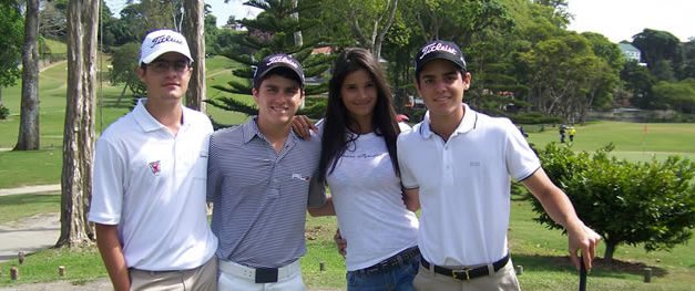 Campeones Mundiales Juveniles en Lagunita jugando