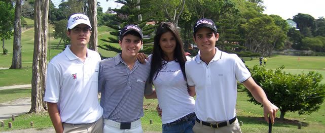 Campeones Mundiales Juveniles en Lagunita jugando