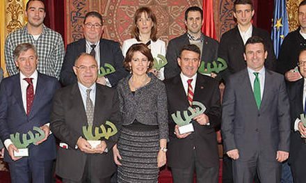 Navarra premia a los mejores deportistas en 2013, como Beatriz Recari y Carlota Ciganda