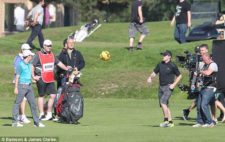 Fútbol vs. Golf: Rivalidad o Amistad (cortesía www.dailymail.co.uk)