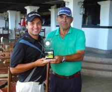 Edgar Zea Campeón Torneo Caraballeda G&YC con César Matos Pacheco (Head-Pro CG&YC) (Cortesía FVG)