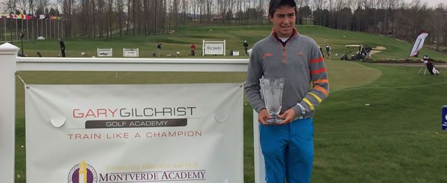 Carlos Riascos gana evento de AJGA