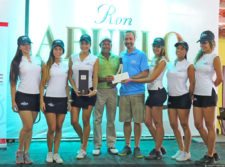 Emérito Barría (campeón del torneo) y José Miguel García