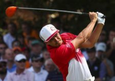 Rickie Fowler en hoyo 5 (cortesía Mike Ehrmann / Getty Images).