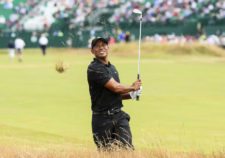 Tiger Woods en el 1er hoyo (cortesía Andrew Redington / Getty Images)