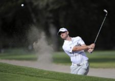 QUITO, ECUADOR (SEP. 25, 2014) El estadounidense Tyler McCumber hace una sacada de bunker en el hoyo 11 durante la primera ronda del All You Need Is Ecuador Open en el Quito Tenis y Golf Club. (Enrique Berardi/PGA TOUR)