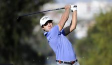 QUITO, ECUADOR (SEP. 25, 2014) El mexicano Sebastián Vázquez pega su tiro de salida en el hoyo 18 durante la primera ronda del All You Need Is Ecuador Open en el Quito Tenis y Golf Club. (Enrique Berardi/PGA TOUR)