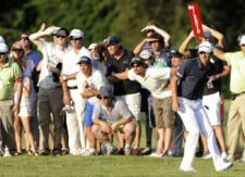 BUENOS AIRES, ARGENTINA - (OCT. 25, 2014) - El argentino Emilio Domínguez tras pegar desde el fairway del hoyo 18 durante la tercera ronda de la Bridgestone America's Golf Cup en Olivos Golf Club. (Enrique Berardi/PGA TOUR)