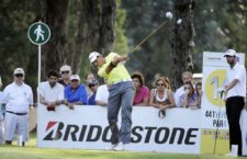 BUENOS AIRES, ARGENTINA - (OCT. 25, 2014) - El estadounidense Robert Rohanna pega su tiro de salida en el hoyo 16 durante la tercera ronda de la Bridgestone America's Golf Cup en Olivos Golf Club. (Enrique Berardi/PGA TOUR)