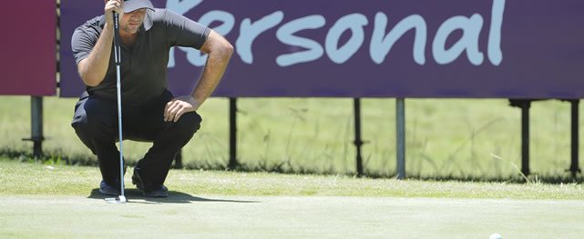 Argentino Sebastián Saavedra hace 64 para liderar el Personal Classic