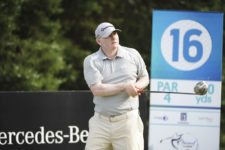 BUENOS AIRES, ARGENTINA (NOV. 28, 2014) - El argentino Gustavo Acosta pega su golpes de salida en el hoyo 16 durante la segunda ronda del Personal Classic en Las Praderas Club Campos de Golf. (Enrique Berardi/PGA TOUR)