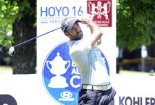 SANTIAGO, CHILE (NOV. 13, 2014) - El uruguayo Juan Ignacio Lizarralde pega su tiro de salida en el hoyo 16 durante la primera ronda del Hyundai - BBVA 88° Abierto de Chile en el Club de Golf Los Leones. (Enrique Berardi/PGA TOUR)