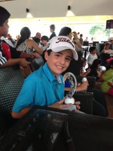 Federico Silva con trofeo