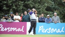 BUENOS AIRES, ARGENTINA (DIC. 1, 2014) - El argentino Fabián Gómez pega su golpe de salida en el hoyo 18 durante la tercera y última ronda del Personal Classic en Las Praderas Club Campos de Golf este lunes por la mañana. (Enrique Berardi/PGA TOUR)