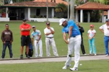 Jhonattan tomó la punta de su torneo