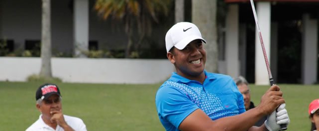 Jhonattan tomó la punta de su torneo