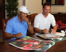 Tiger Woods y Lisandro Borges (CEO de la Bridgestone America´s Golf Cup)