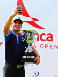 Diego Velázquez con trofeo Colombia Open 2015 (Foto Fairway-Colombia)