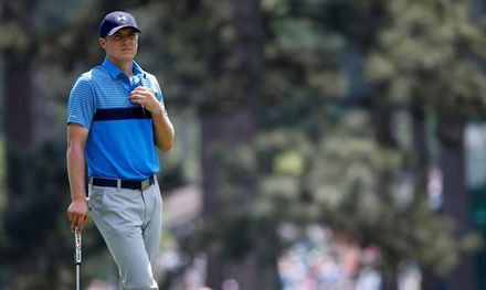 Spieth de 21 años lidera el Masters por 3 golpes