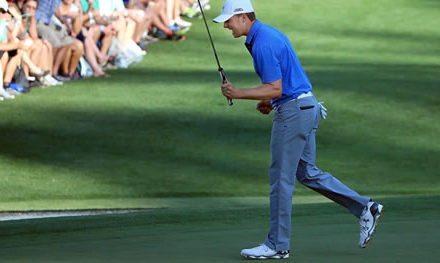 Spieth sigue líder con récord a los 54 hoyos del Masters