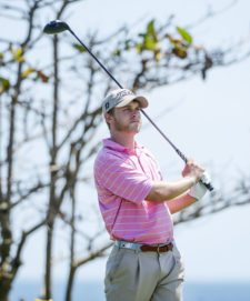 TELA, HONDURAS - MAY 28: Michael McGowan de los Estados Unidos pega su tiro de salida en el hoyo 13 durante la primera ronda del Honduras Open presented by Indura Golf and Beach Resort en Tela, Honduras. (Enrique Berardi/PGA TOUR)