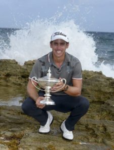 LA ROMANA, REPUBLICA DOMINICANA - JUNIO 7, 2015: El mexicano Rodolfo Cazaubón posa a orillas del Mar Caribe con el trofeo del Dominican Republic Open que ganó este domingo en el campo Teeth of the Dog de Casa de Campo en La Romana, República Dominicana. (Enrique Berardi/PGA TOUR)