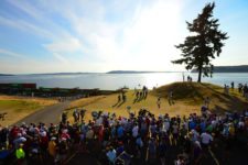 Fans watch Jordan Spieth on the 15th tee (cortesía USGA)