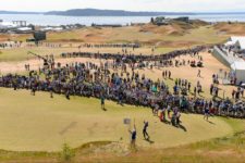 Joost Luiten plays from the ninth tee during the third round of the 2015 U.S. Open at Chambers Bay (cortesía USGA)