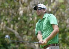 LA ROMANA, REPUBLICA DOMINICANA - JUNIO 4, 2015: El estadounidense Bryan Bigley pega su golpe de salida en el tee del hoyo 9 durante la primera ronda del Dominican Republic Open en el campo Teeth of the Dog de Casa de Campo en La Romana, República Dominicana. (Enrique Berardi/PGA TOUR)