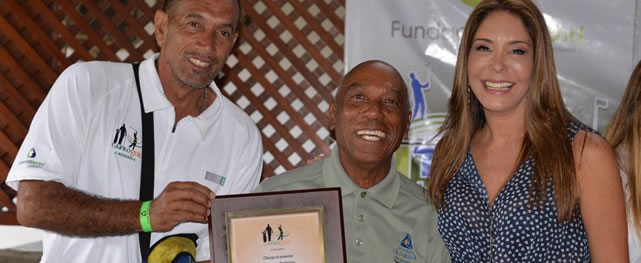 Ramón Muñoz homenajeado por los Caddies