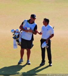 Andrés Romero en el hoyo 18 después de meter birdie (Foto Fairway)