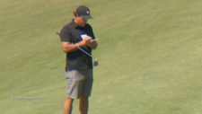 Tiger practicando la cancha de Chambers Bay (cortesía www.golfchannel.com)