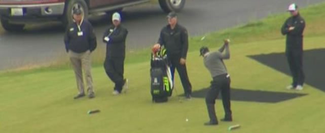 Tiger practicando la cancha de Chambers Bay