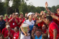 In Gee Chun Con Trofeo (cortesía USGA)