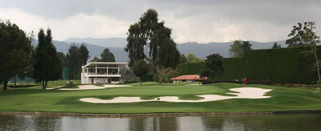 La forja de un club de golf por competencia