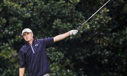 Spieth luce un mundo de líder para el domingo