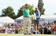 BUENOS AIRES, ARGENTINA - NOVEMBER 08: Kent Bulle waving to the crowd on the 18th hole during the final round of the PGA TOUR Latinoamerica 110° VISA Open de Argentina presentado por OSDE at Jockey Club on November 8, 2015 in Buenos Aires, Argentina. (Enrique Berardi/PGA TOUR)