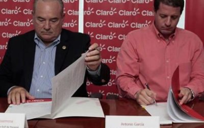 Firman contrato de golf “Panamá Claro Championship 2016”