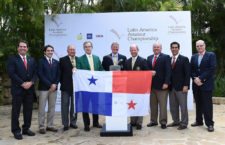 Los directivos del Club de Golf de Panamá y la Asociación de Golf de Panamá junto a los Socios Fundadores / Gentileza: Enrique Berardi/LAAC