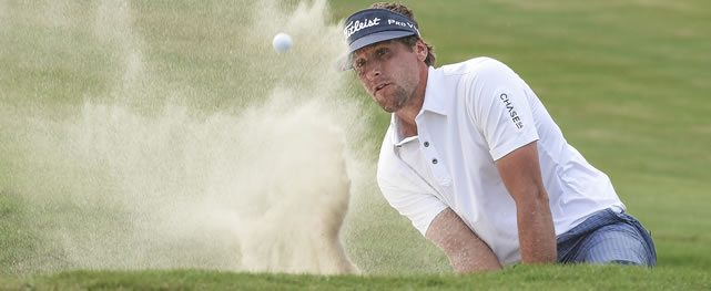 Derek Rende se adelanta en el ventoso Lexus Panama Classic