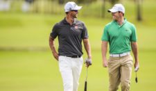 Adam Scott & Rory McIlroy (cortesía PGA TOUR / Chris Condon)