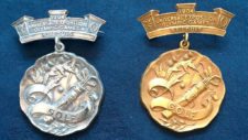 Medallas Olímpicas Oro y Plata 1904 (cortesía USGA.org)